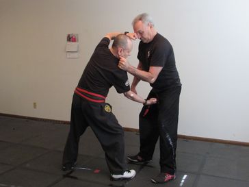 AKJ-American Kenpo self-defense - Robert Mc Dowell