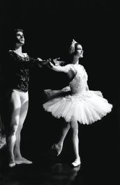 Carla Fracci e Rudolf Nureyev, Milano 1974