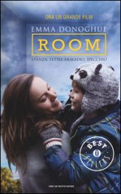 Room. Stanza, letto, armadio, specchio